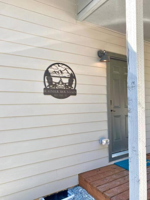 New Modern Cabin! 5Mi To Mt Rainier National Park! Hot Tub & Wifi Ashford Bagian luar foto