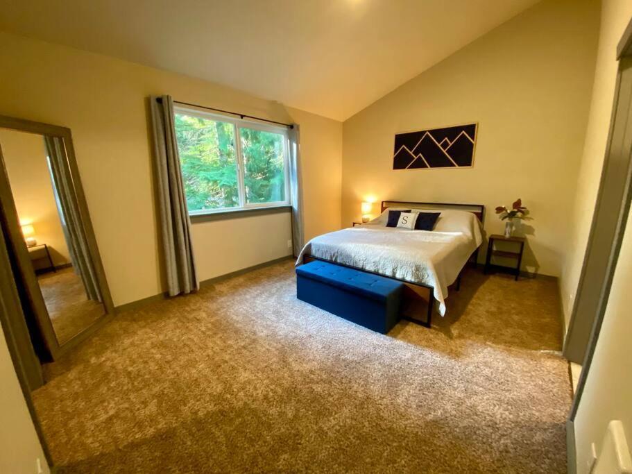 New Modern Cabin! 5Mi To Mt Rainier National Park! Hot Tub & Wifi Ashford Bagian luar foto