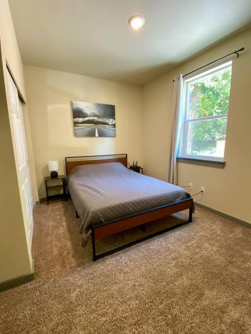 New Modern Cabin! 5Mi To Mt Rainier National Park! Hot Tub & Wifi Ashford Bagian luar foto