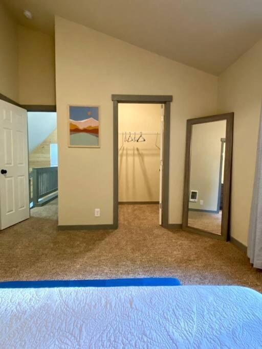 New Modern Cabin! 5Mi To Mt Rainier National Park! Hot Tub & Wifi Ashford Bagian luar foto