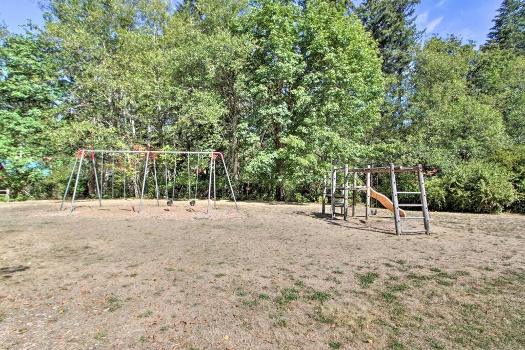 New Modern Cabin! 5Mi To Mt Rainier National Park! Hot Tub & Wifi Ashford Bagian luar foto