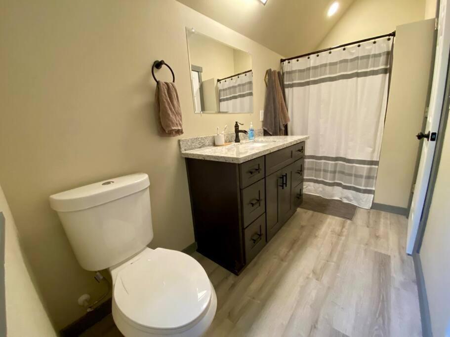 New Modern Cabin! 5Mi To Mt Rainier National Park! Hot Tub & Wifi Ashford Bagian luar foto