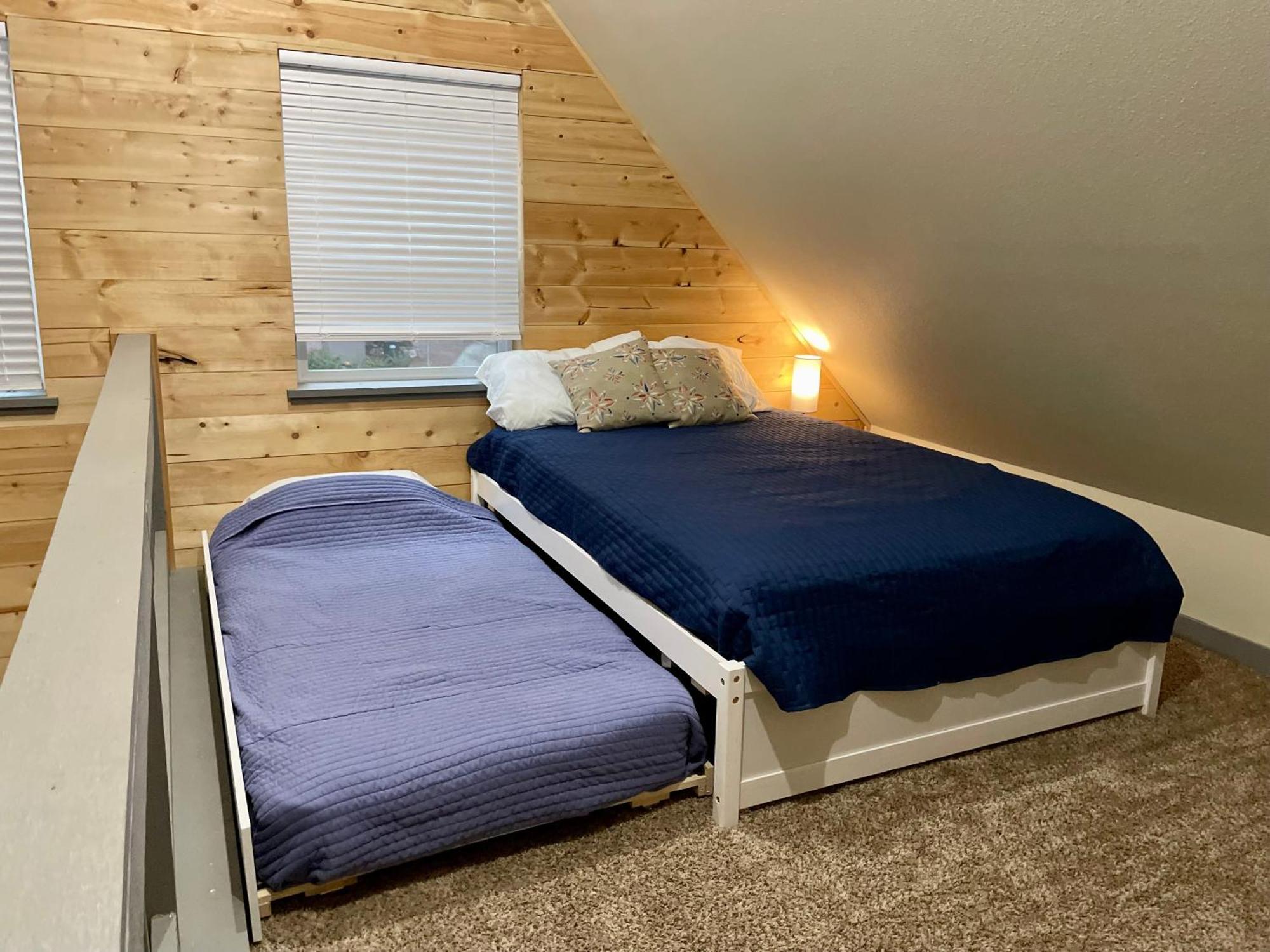 New Modern Cabin! 5Mi To Mt Rainier National Park! Hot Tub & Wifi Ashford Bagian luar foto